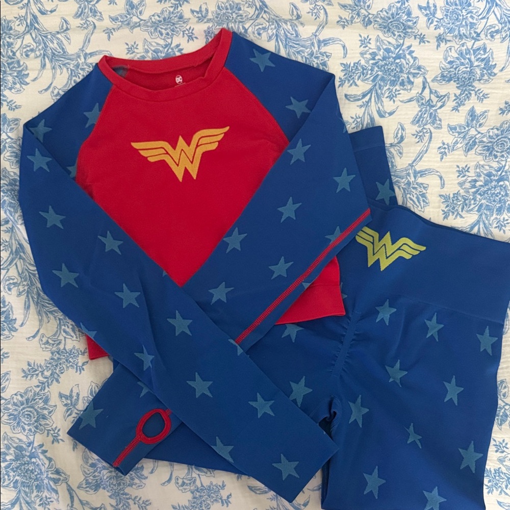 Women's Superhero Costume Set - Red and Blue